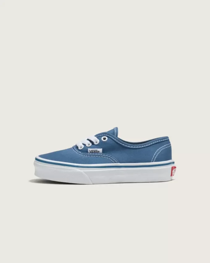Authentischer Schuh für kleine Kinder