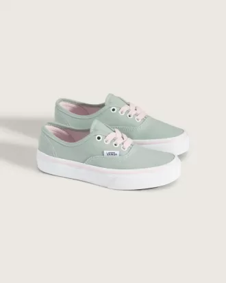 Authentischer Schuh für kleine Kinder