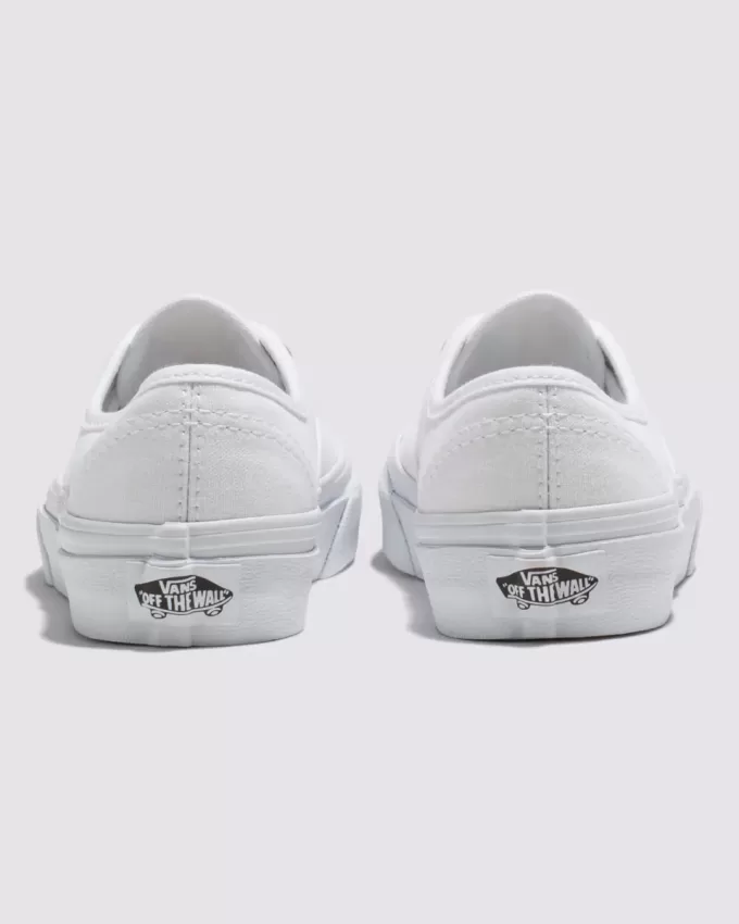 Authentischer Schuh für kleine Kinder