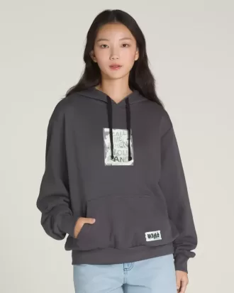 Bloussant-Graffiti-Kapuzenpullover „Missed Flights“.