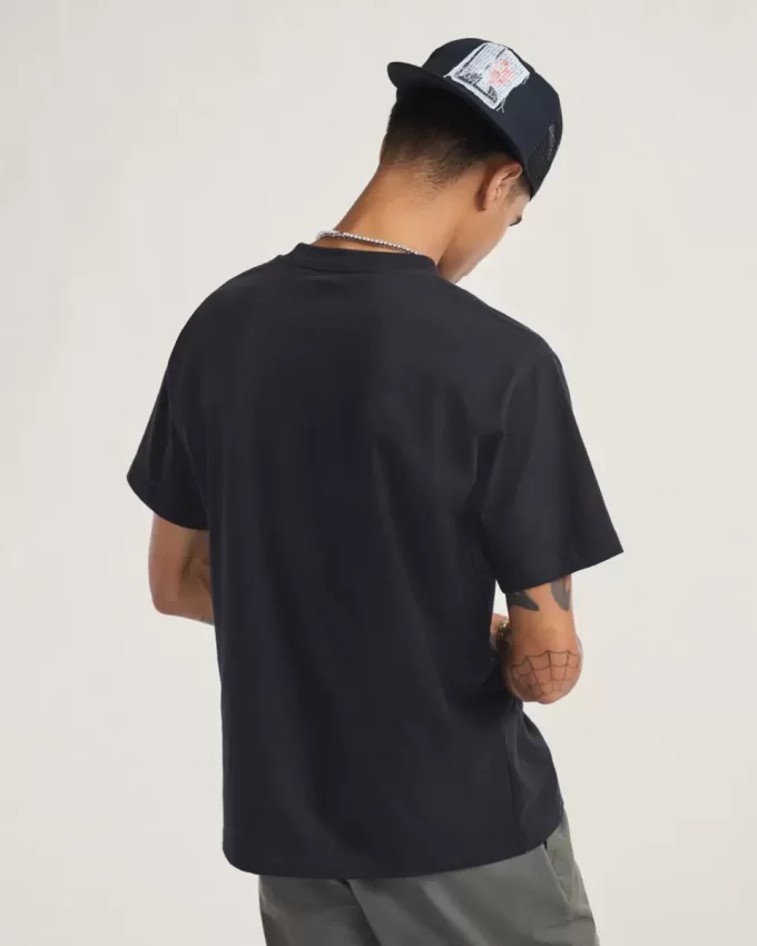 Erhabenes T-Shirt Erhabenes T-Shirt