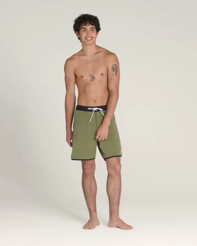 Everride 18» Boardshorts mit Wellenkante Everride 18» Boardshorts mit Wellenkante
