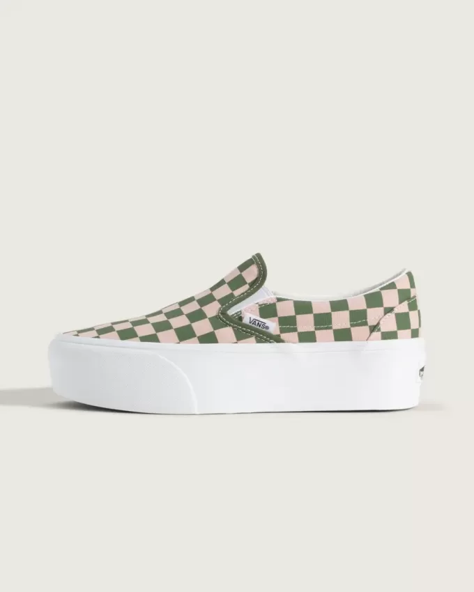 Klassischer Slip-On-Plateauschuh mit Schachbrettmuster Klassischer Slip-On-Plateauschuh mit Schachbrettmuster
