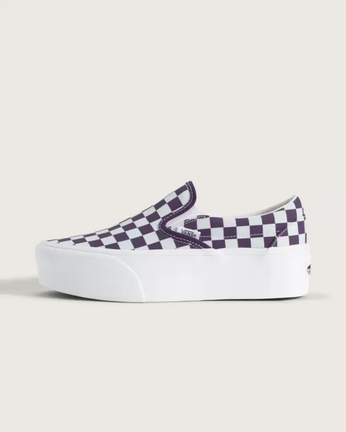 Klassischer Slip-On-Plateauschuh mit Schachbrettmuster