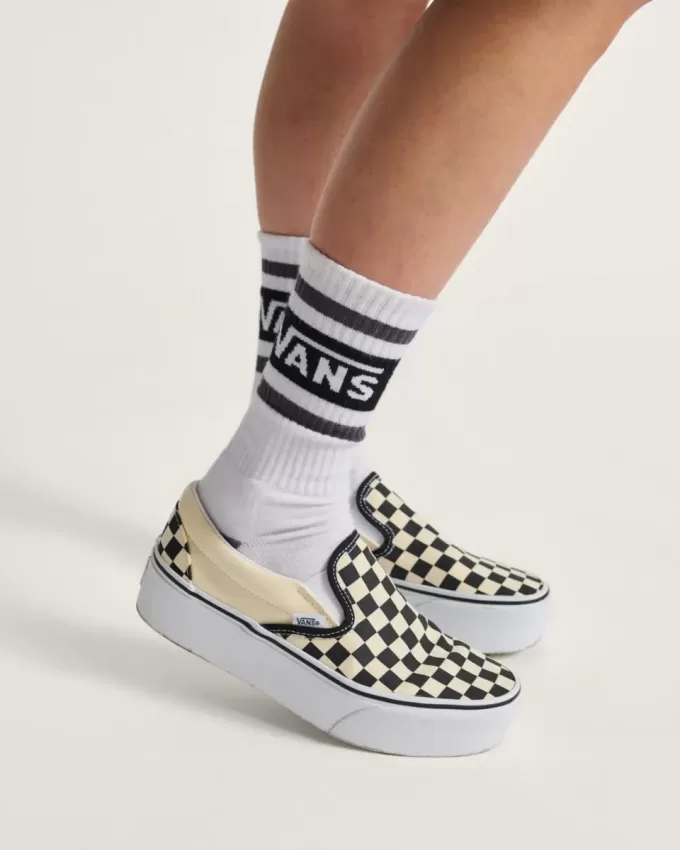 Klassischer Slip-On-Plateauschuh mit Schachbrettmuster Klassischer Slip-On-Plateauschuh mit Schachbrettmuster