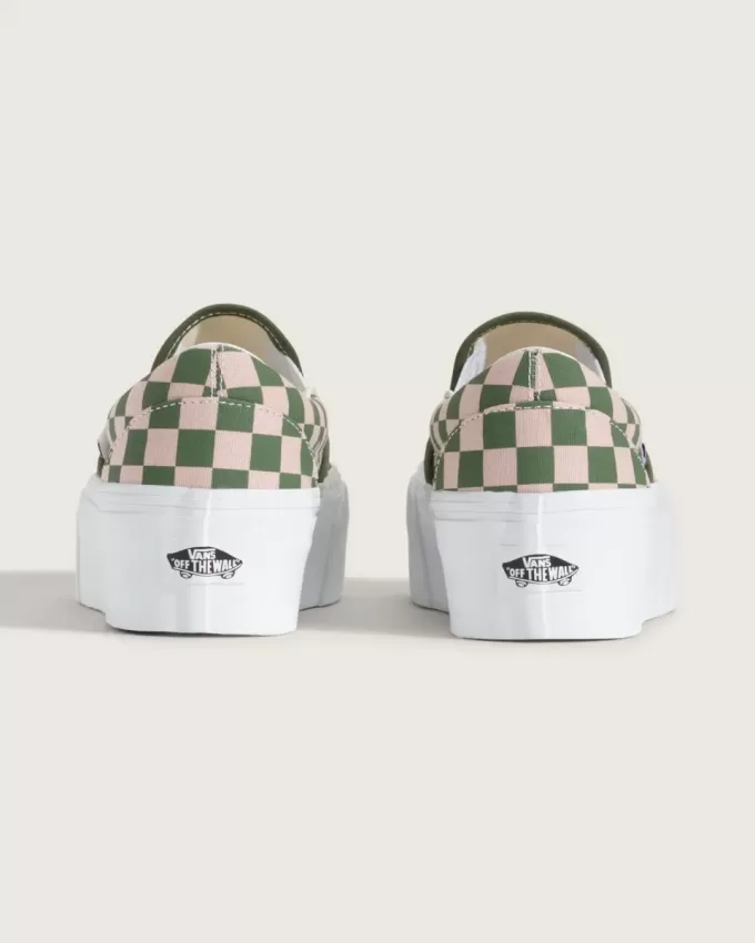 Klassischer Slip-On-Plateauschuh mit Schachbrettmuster Klassischer Slip-On-Plateauschuh mit Schachbrettmuster