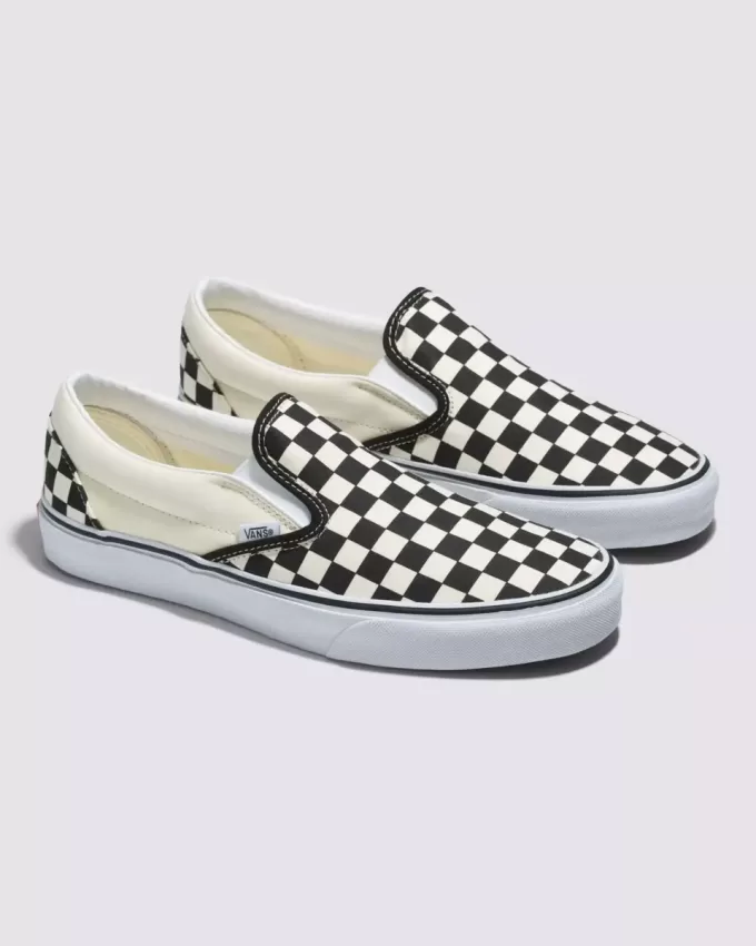 Klassischer Slip-On-Schachbrett-Schuh mit breiter Sohle Klassischer Slip-On-Schachbrett-Schuh mit breiter Sohle