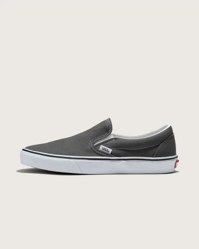 Klassischer Slip-On-Schuh Klassischer Slip-On-Schuh
