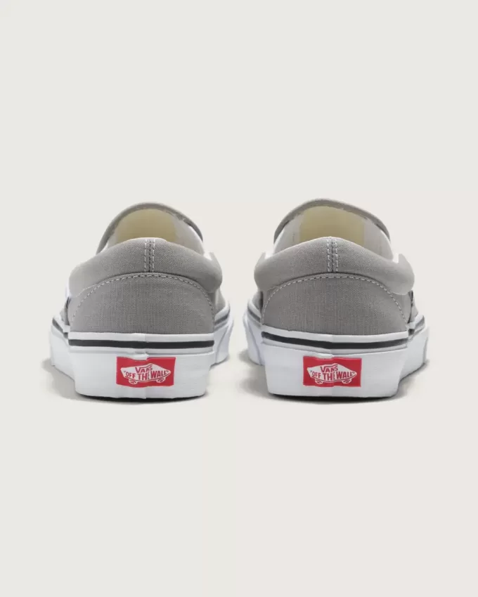Klassischer Slip-On-Schuh Klassischer Slip-On-Schuh