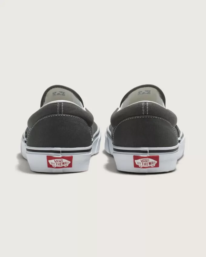 Klassischer Slip-On-Schuh Klassischer Slip-On-Schuh