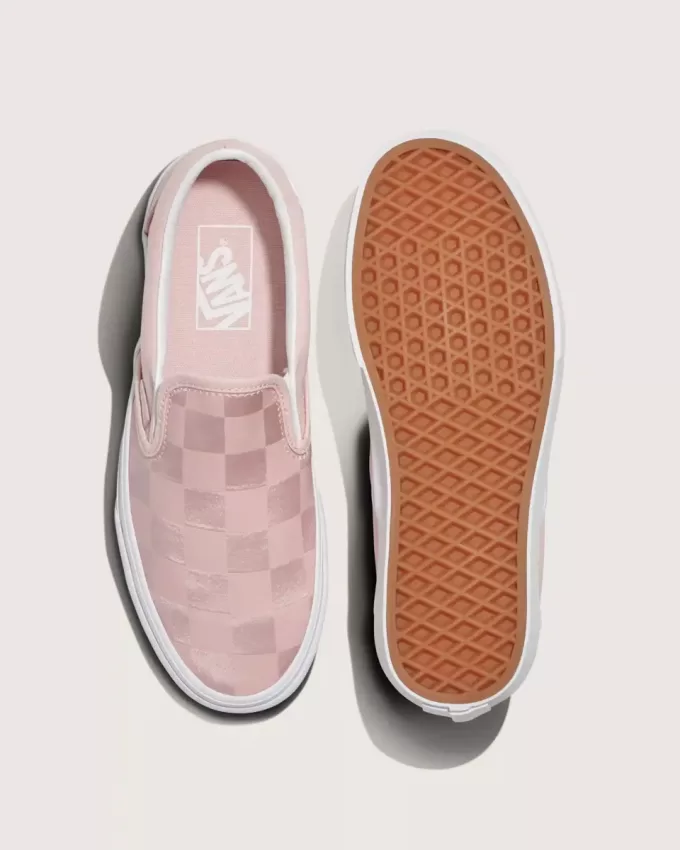 Klassischer Slip-On-Schuh aus Satin mit Schachbrettmuster