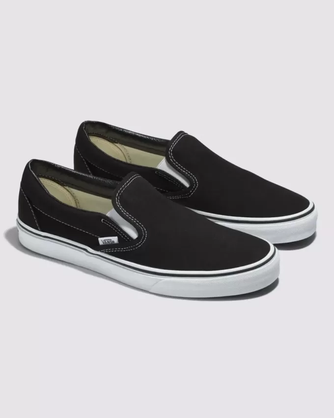Klassischer Slip-On-Schuh mit breiter Sohle Klassischer Slip-On-Schuh mit breiter Sohle