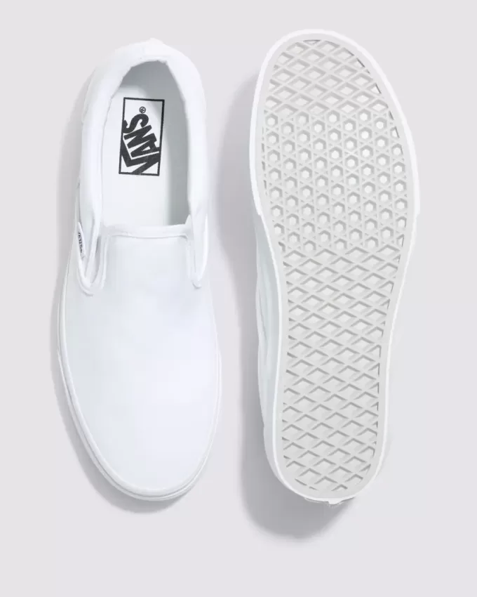 Klassischer Slip-On-Schuh mit breiter Sohle Klassischer Slip-On-Schuh mit breiter Sohle
