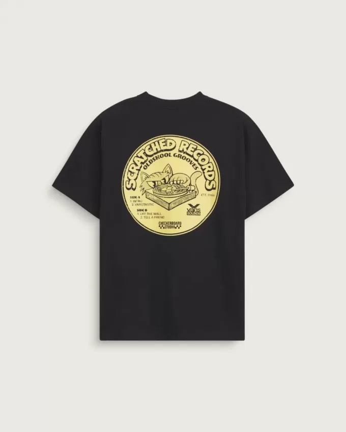 T-Shirt mit verkratzten Platten T-Shirt mit verkratzten Platten